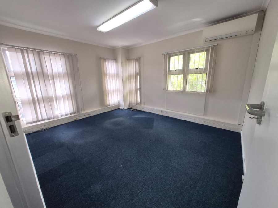 To Let Commercial Property for Rent in Pinelands Western Cape